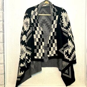 Srod Butterflies black and white, thick cardigan size large